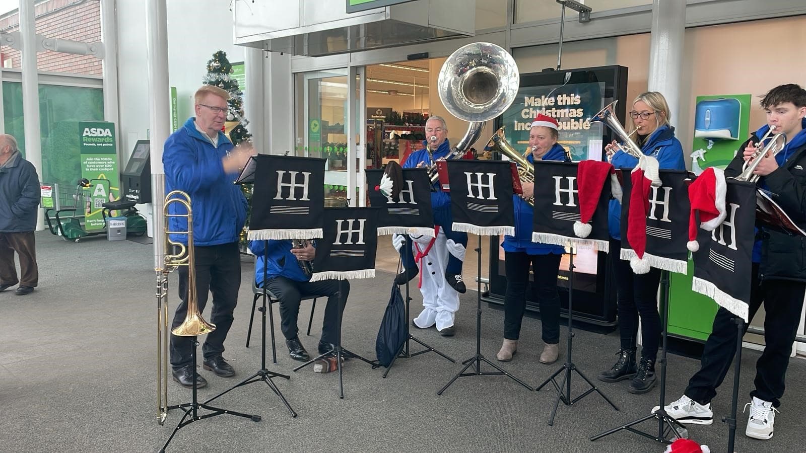 carols asda 2023.jpg 2